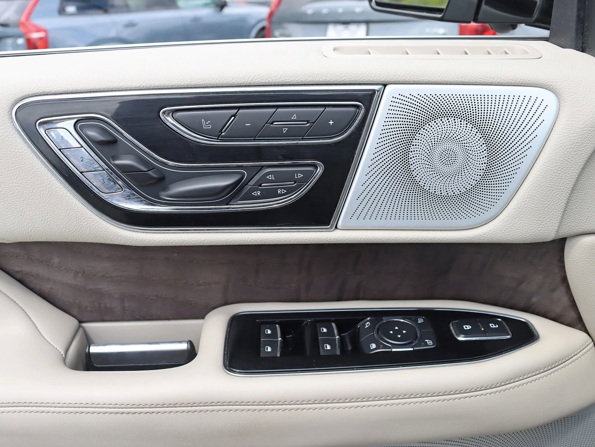 Used 2020 Lincoln Navigator L Reserve w/ Luxury Package AWD/4WD image 38