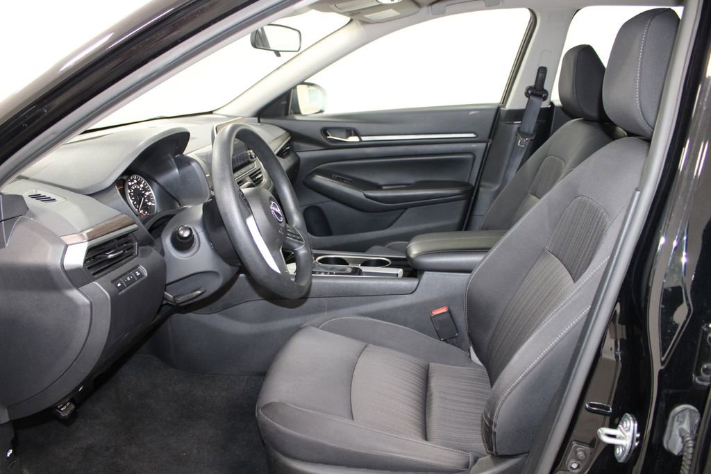 Used 2024 Nissan Altima 2.5 SV FWD image 19