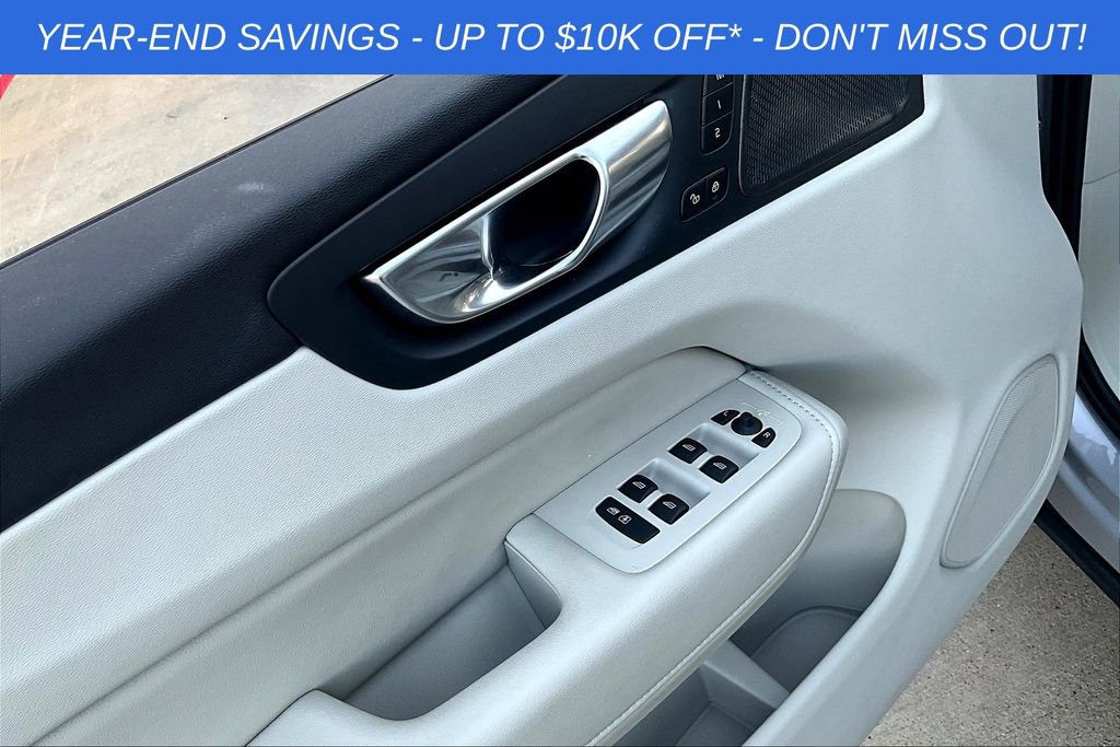 Used 2025 Volvo XC60 T8 Plus w/ Protection Package Premier image 30