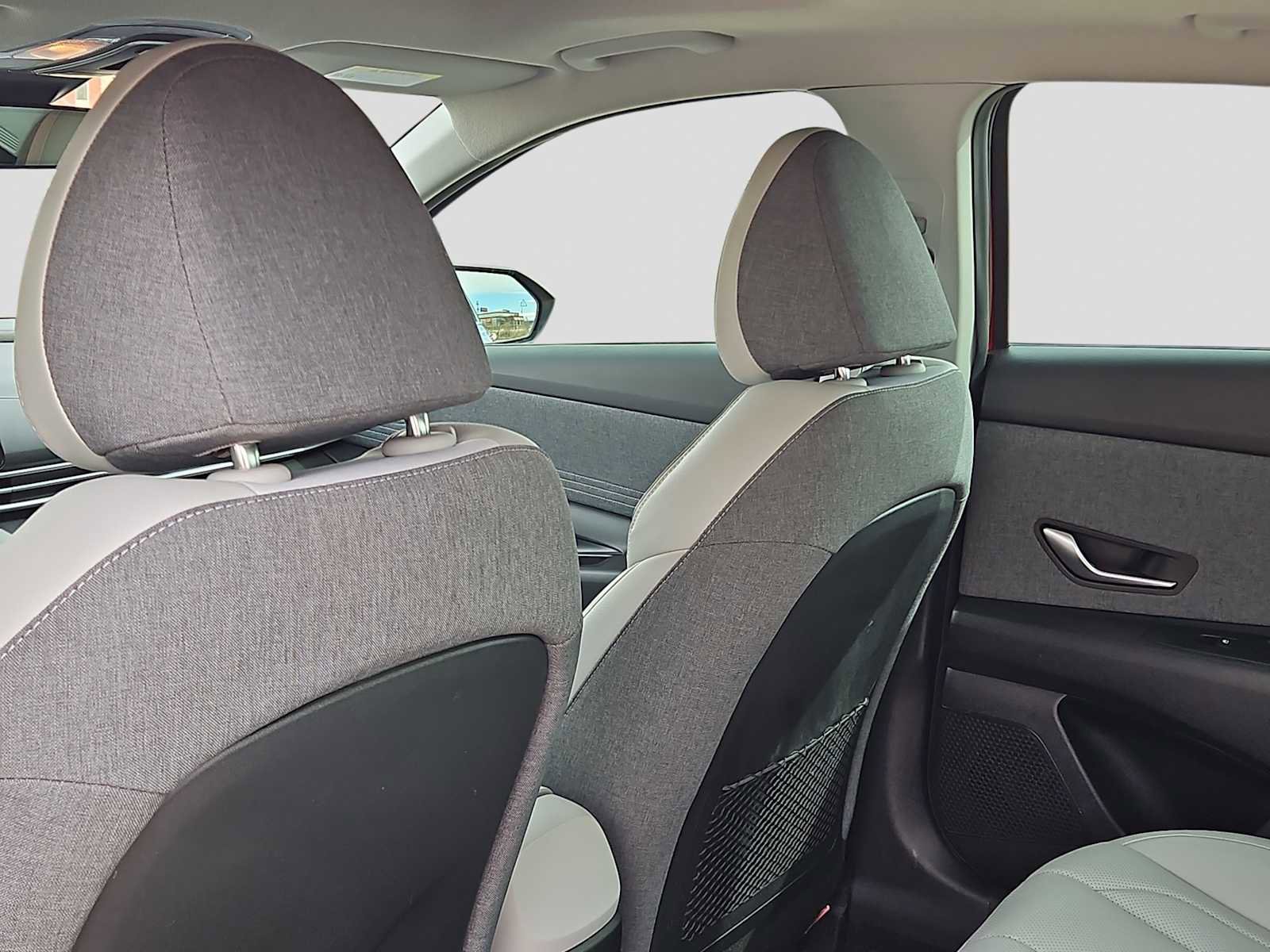 Used 2024 Hyundai Elantra Limited image 22