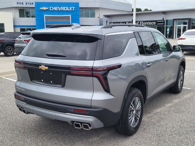 New 2026 Chevrolet Traverse LT image 2