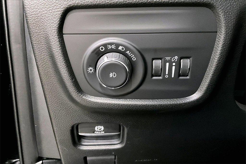 Used 2022 Jeep Grand Cherokee L Limited image 17