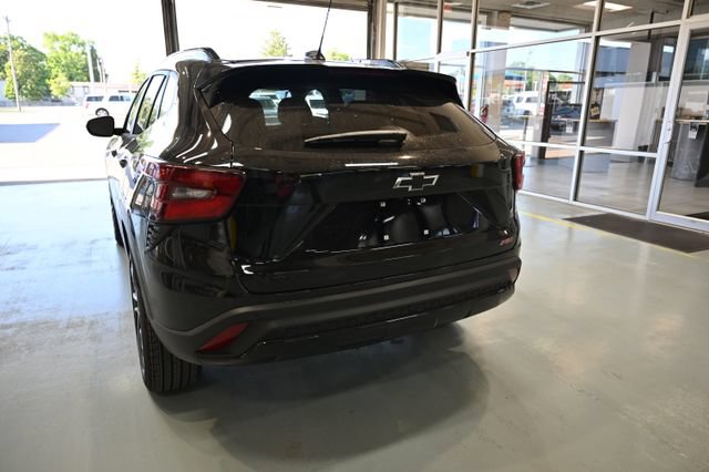 New 2026 Chevrolet Trax RS w/ Driver Confidence Package FWD image 6