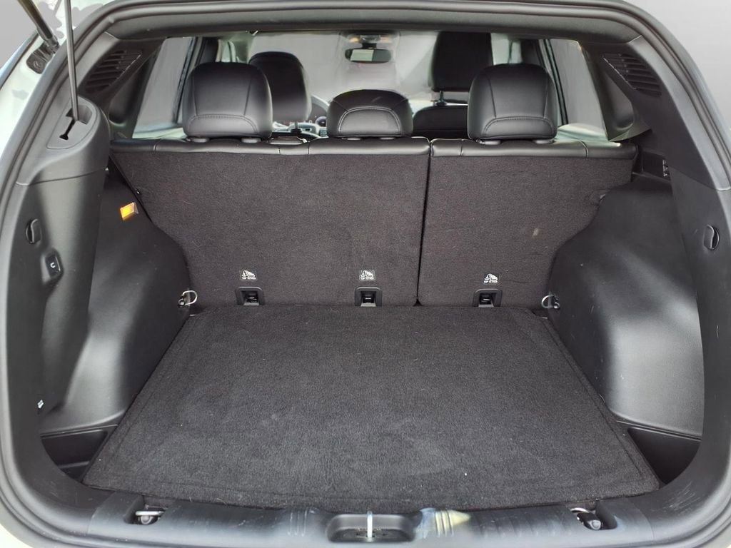 Used 2023 Jeep Compass Limited w/ Elite Group AWD/4WD image 26