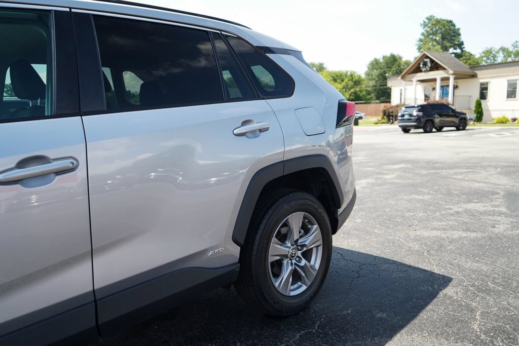 Used 2023 Toyota RAV4 LE AWD/4WD image 21