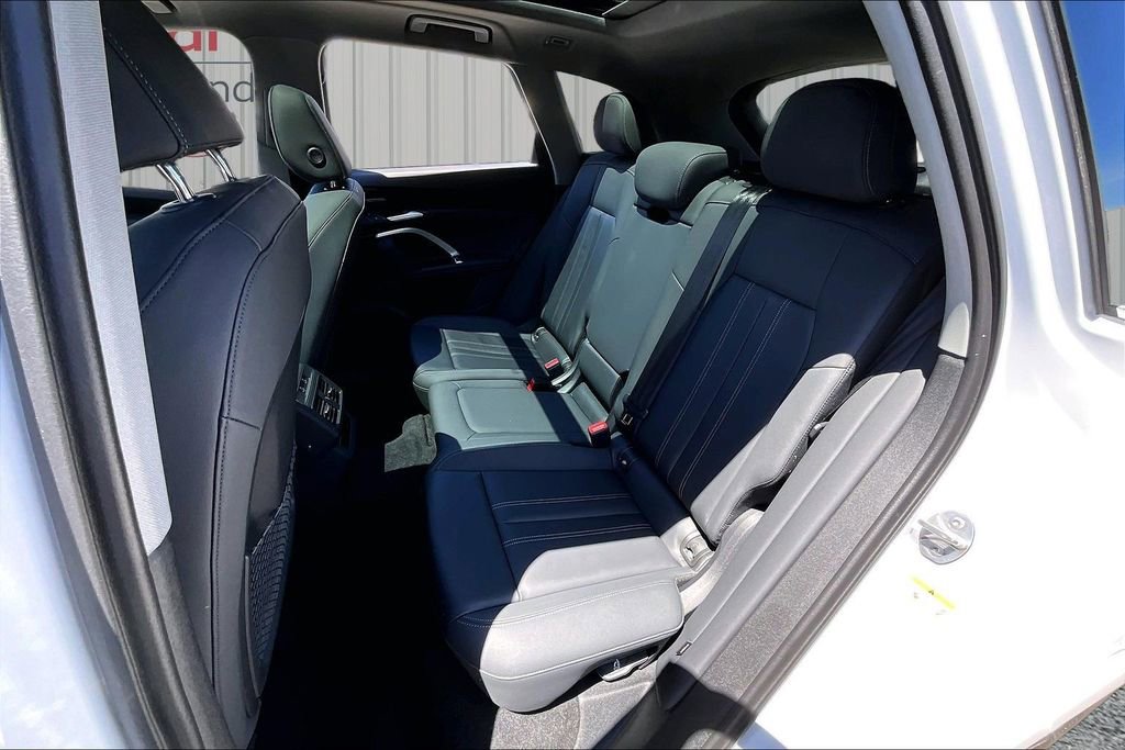 Used 2025 Audi Q5 Premium Plus w/ Premium Plus AWD/4WD image 22