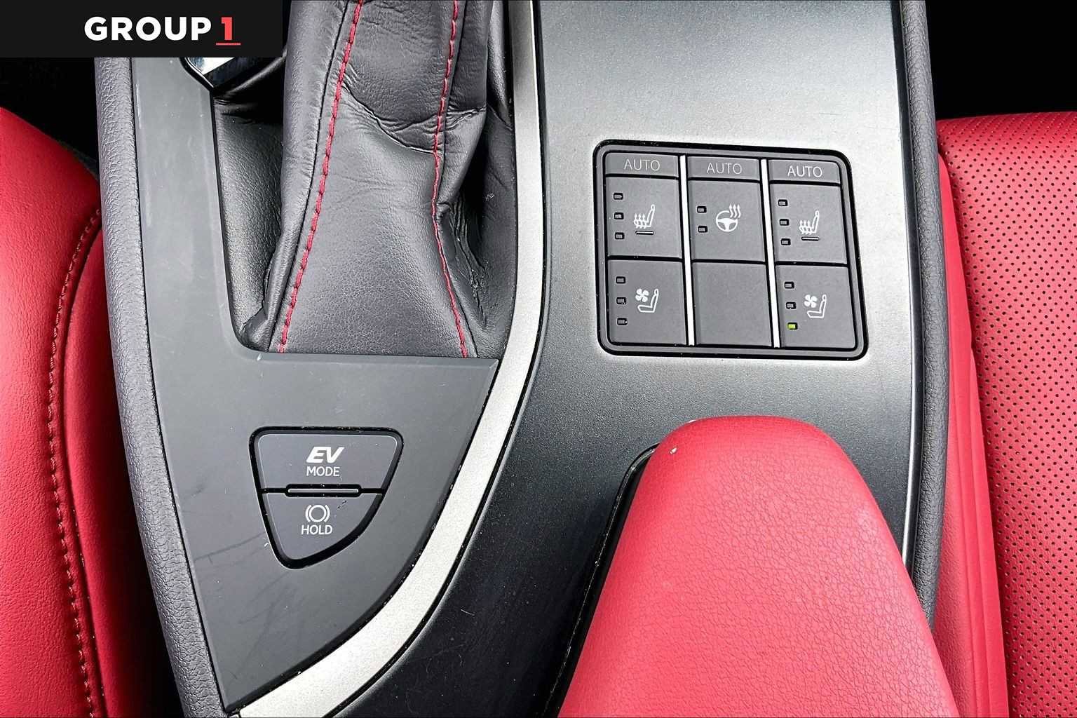 Certified 2024 Lexus UX 250h F Sport FWD image 33