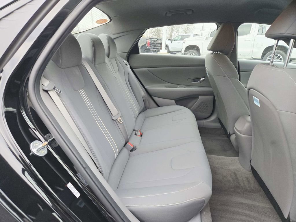 Used 2023 Hyundai Elantra SEL w/ Convenience Package image 14