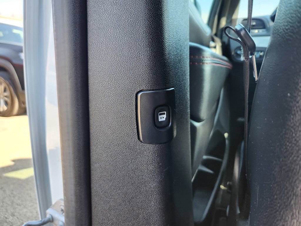 Used 2017 Dodge Grand Caravan GT image 33