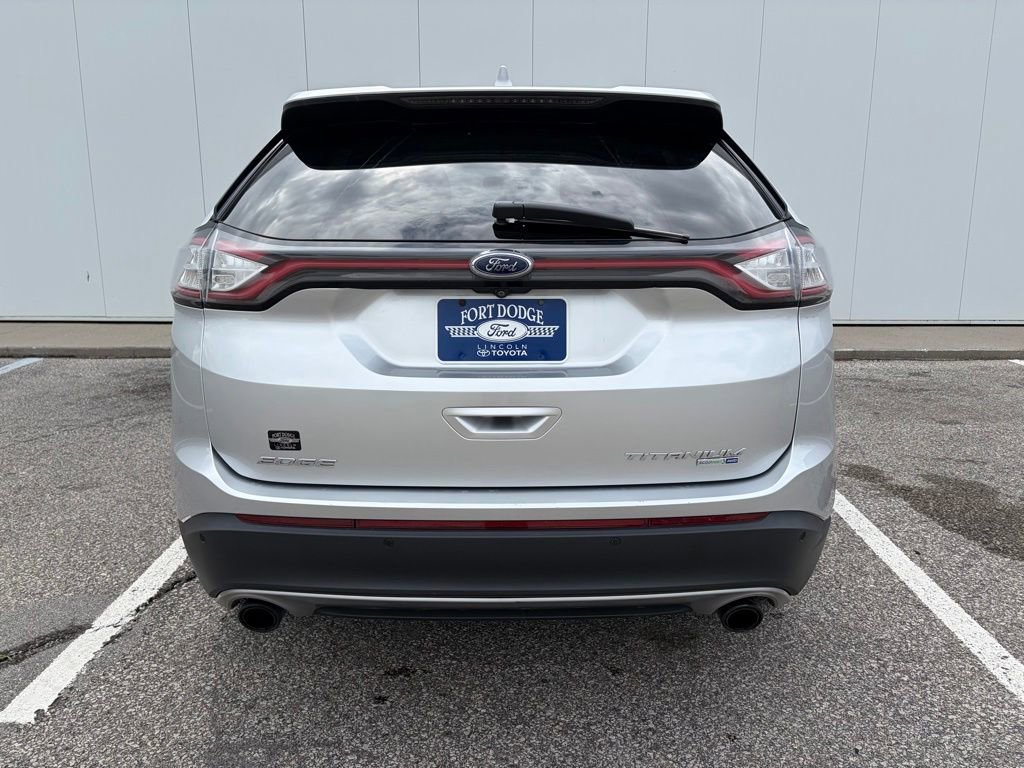 Used 2016 Ford Edge Titanium w/ Technology Package AWD/4WD image 4