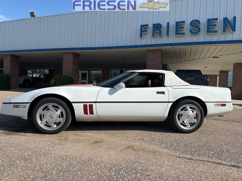 Used 1989 Chevrolet Corvette Convertible RWD image 2