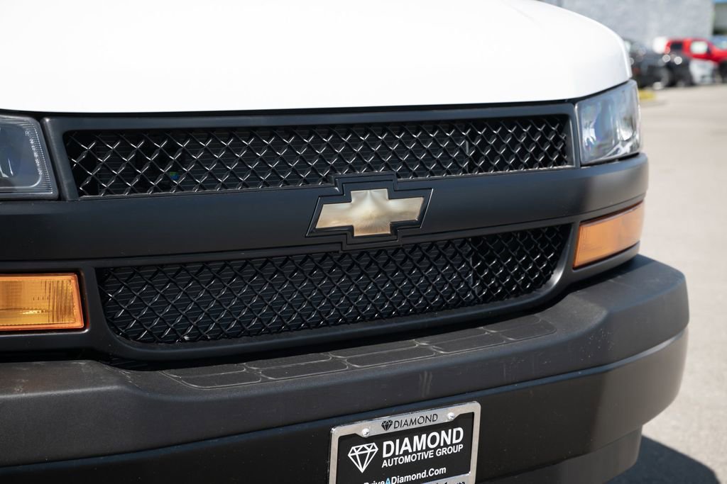 New 2025 Chevrolet Express 2500 Extended w/ Driver Convenience Package RWD image 10