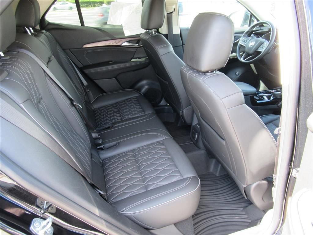 Used 2021 Buick Envision Avenir w/ Technology Package II image 32