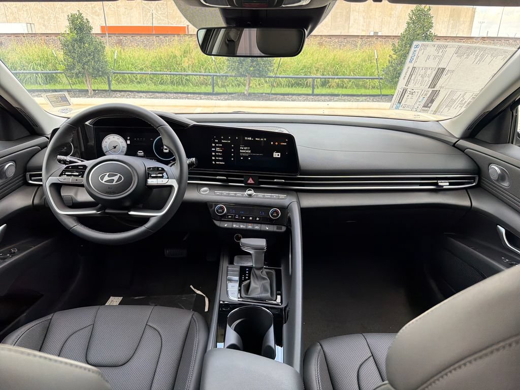 New 2026 Hyundai Elantra Limited FWD image 16