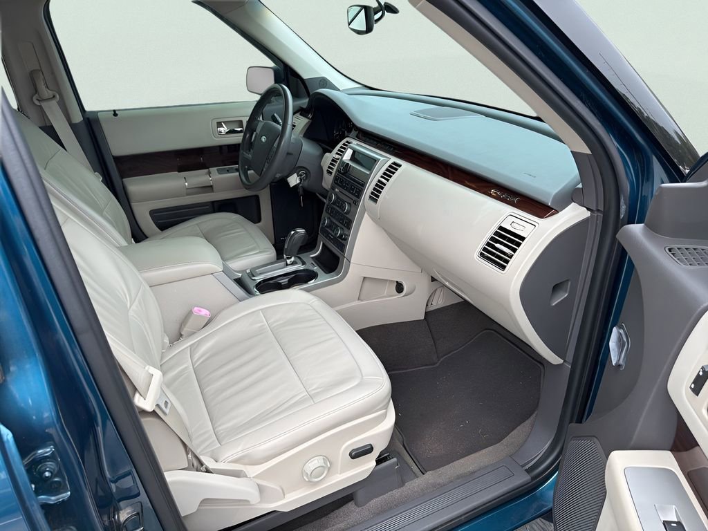 Used 2011 Ford Flex SEL w/ Rapid Spec Order Code image 7