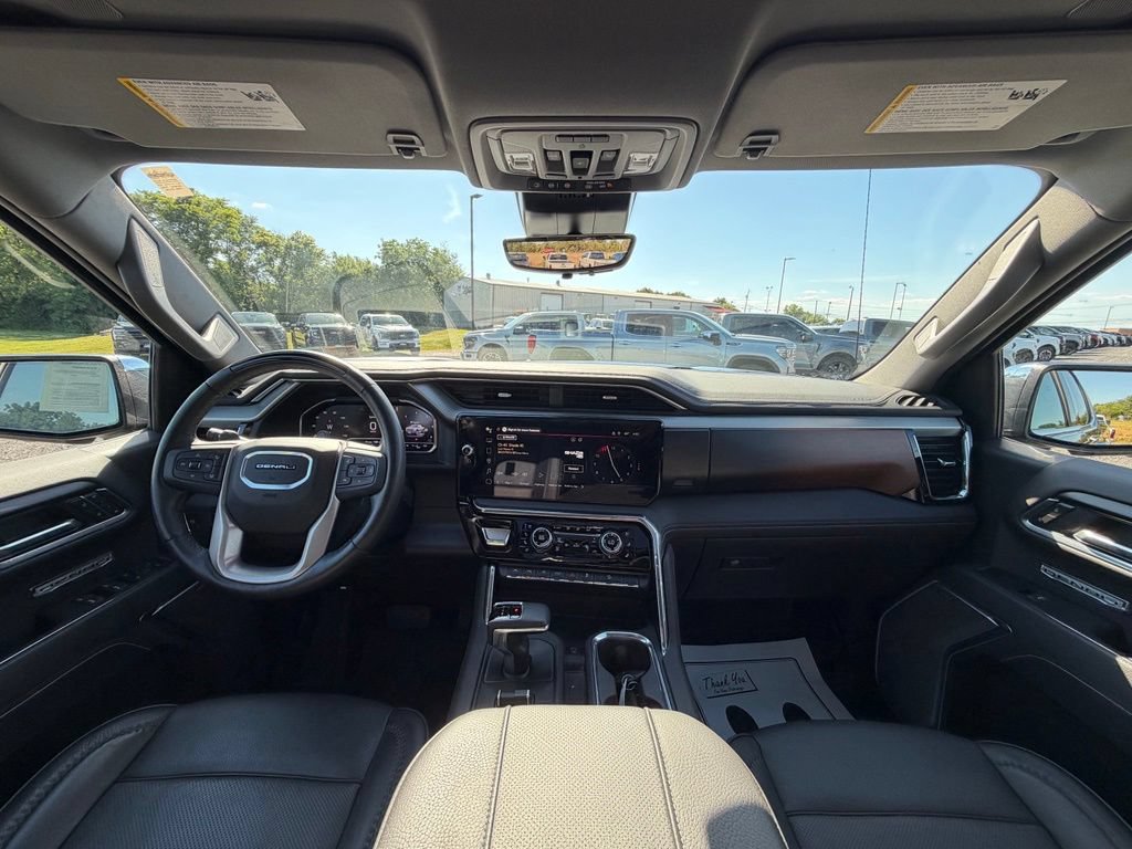 Used 2025 GMC Sierra 1500 Denali AWD/4WD image 9