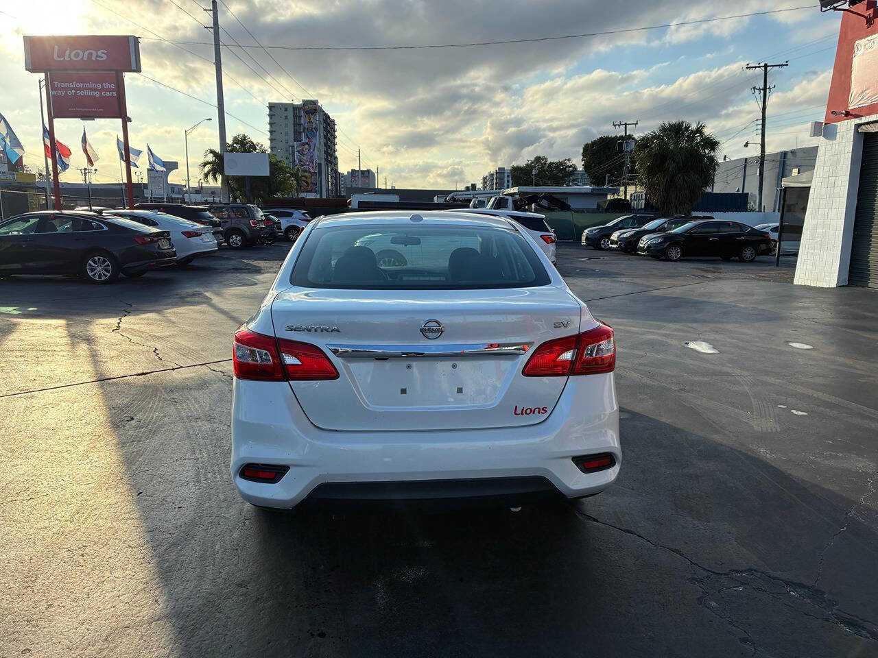 Used 2018 Nissan Sentra SV image 9