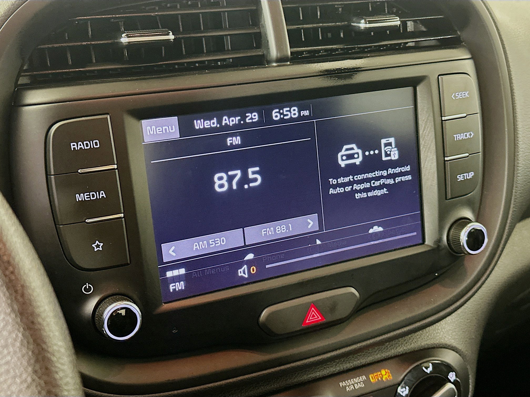 Used 2025 Kia Soul LX w/ LX Technology Package FWD image 21