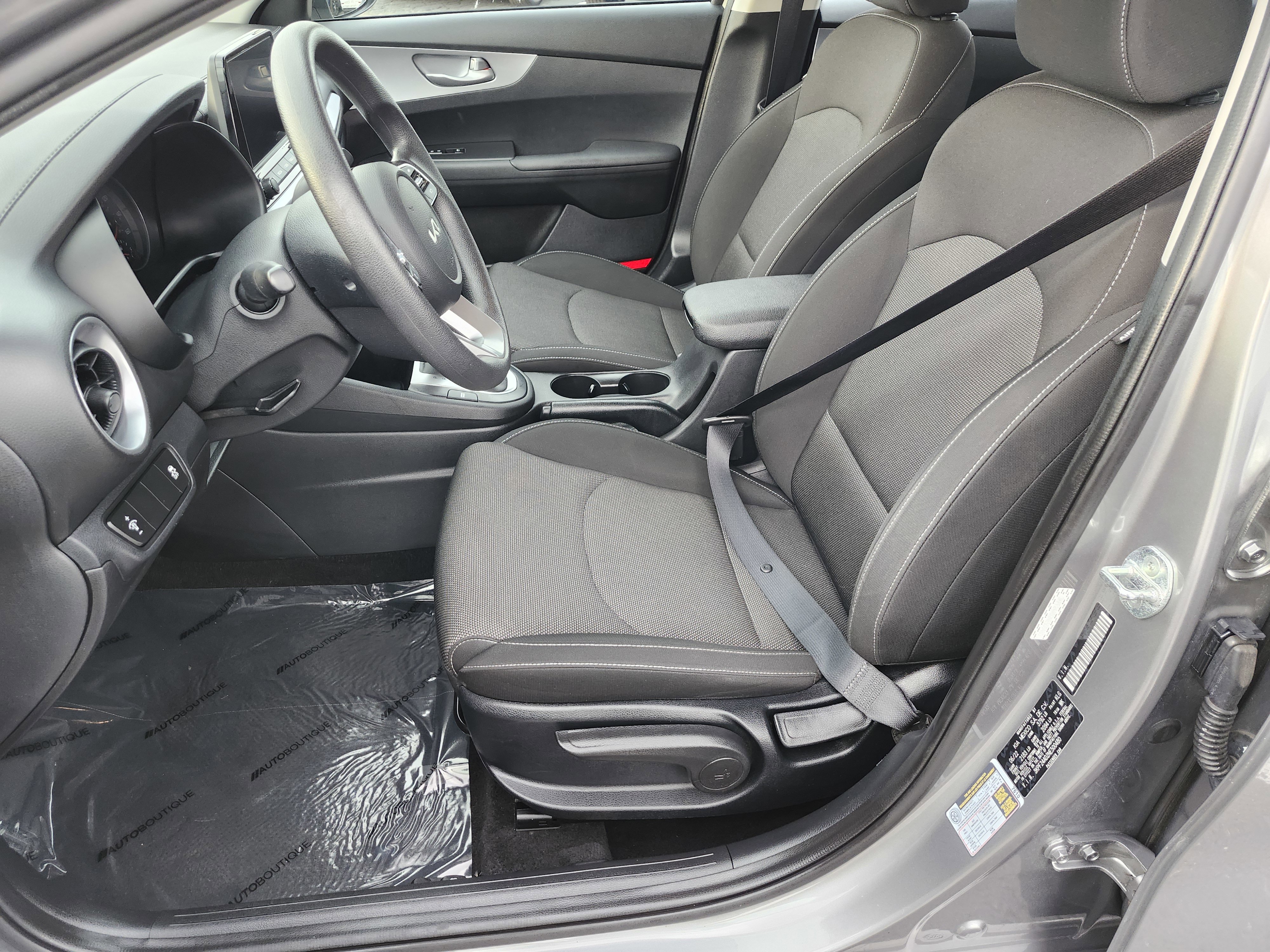 Used 2022 Kia Forte LXS FWD image 21