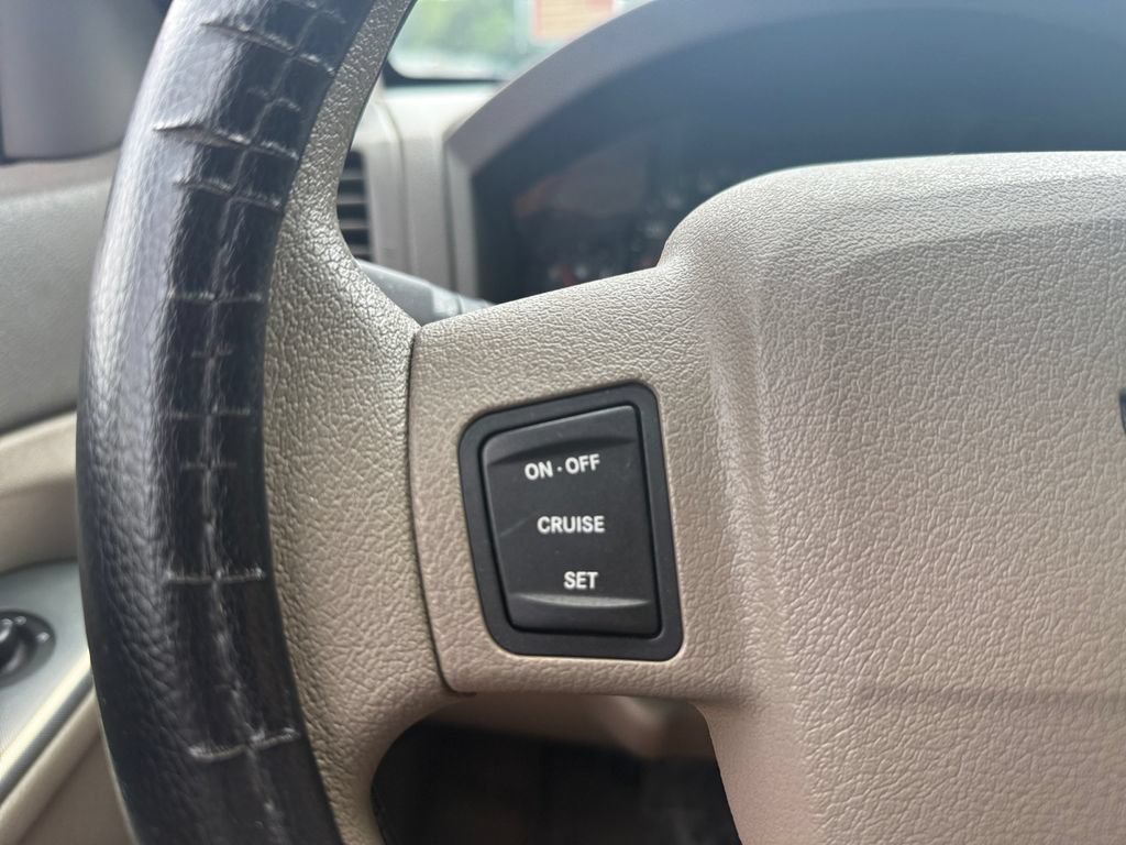 Used 2006 Jeep Grand Cherokee Laredo w/ Cargo Convenience Group RWD image 22