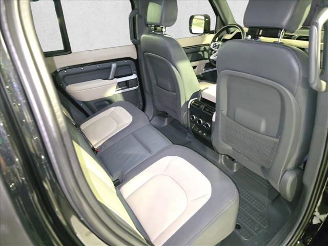 Used 2024 Land Rover Defender 110 X-Dynamic SE image 11