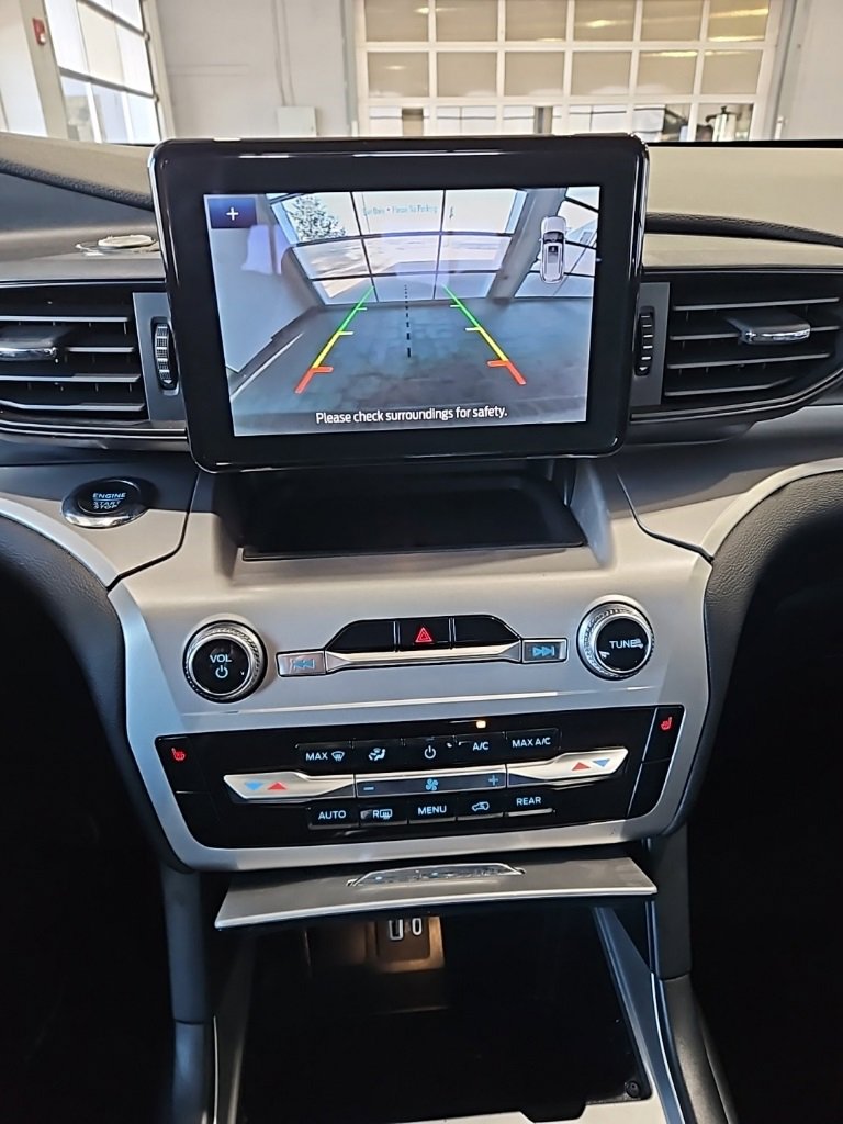 Used 2022 Ford Explorer XLT image 33