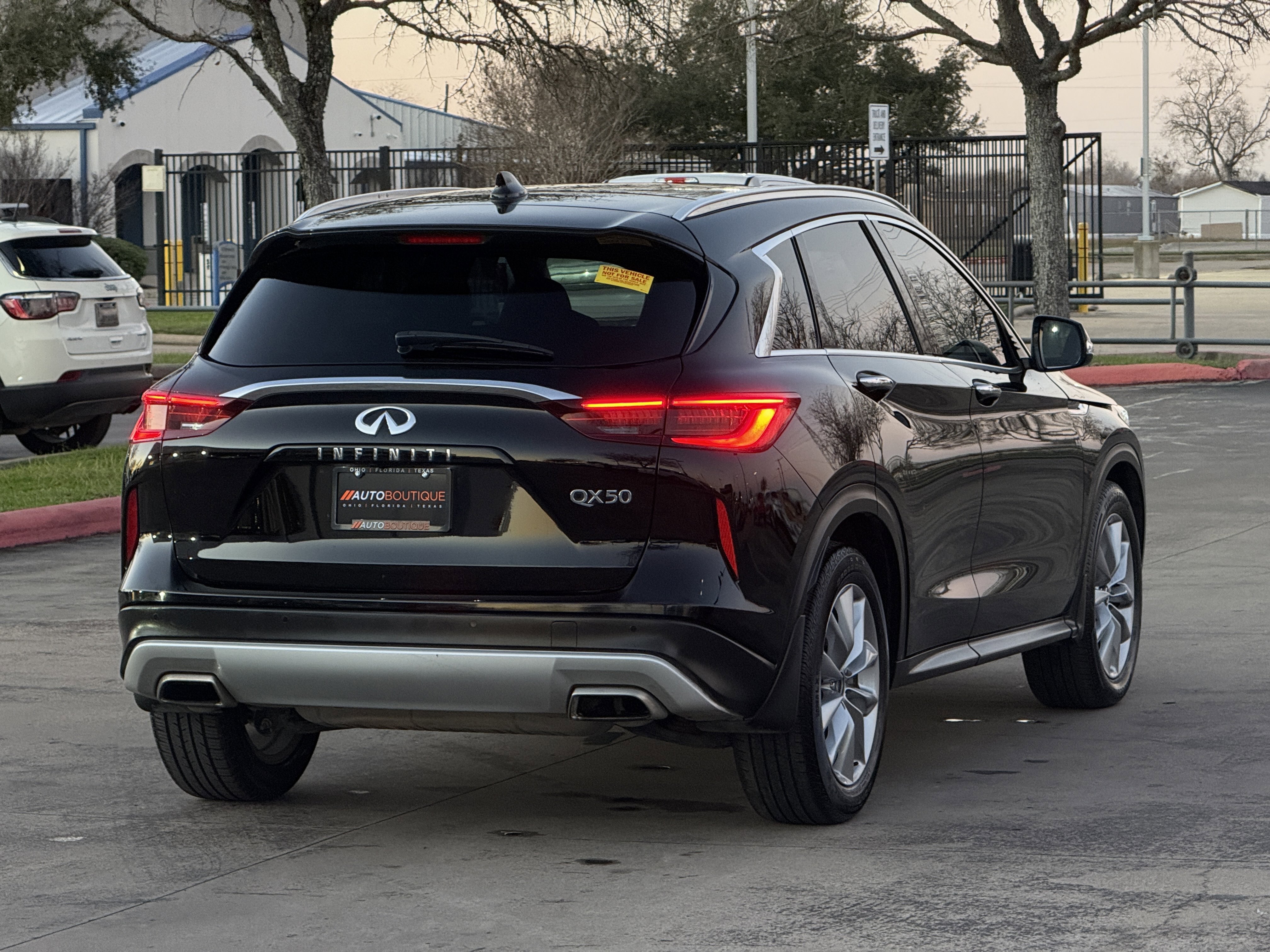 Used 2022 INFINITI QX50 Luxe FWD image 10