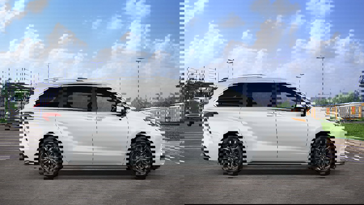 New 2026 Toyota Sienna Platinum AWD/4WD image 12