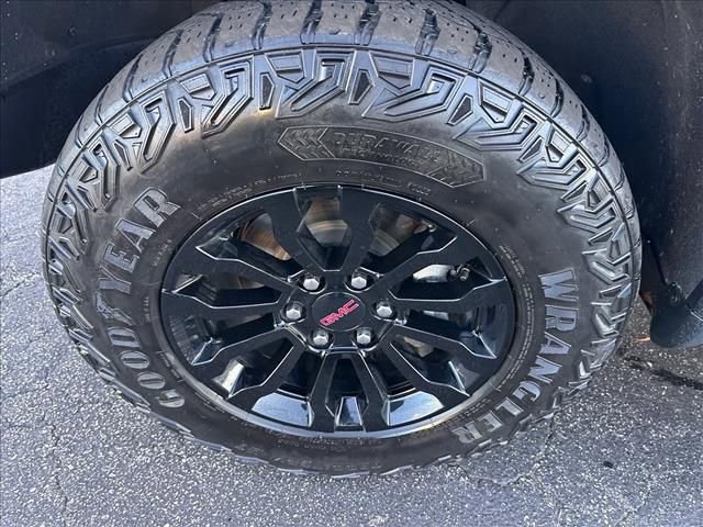 Certified 2023 GMC Sierra 1500 AT4X image 39