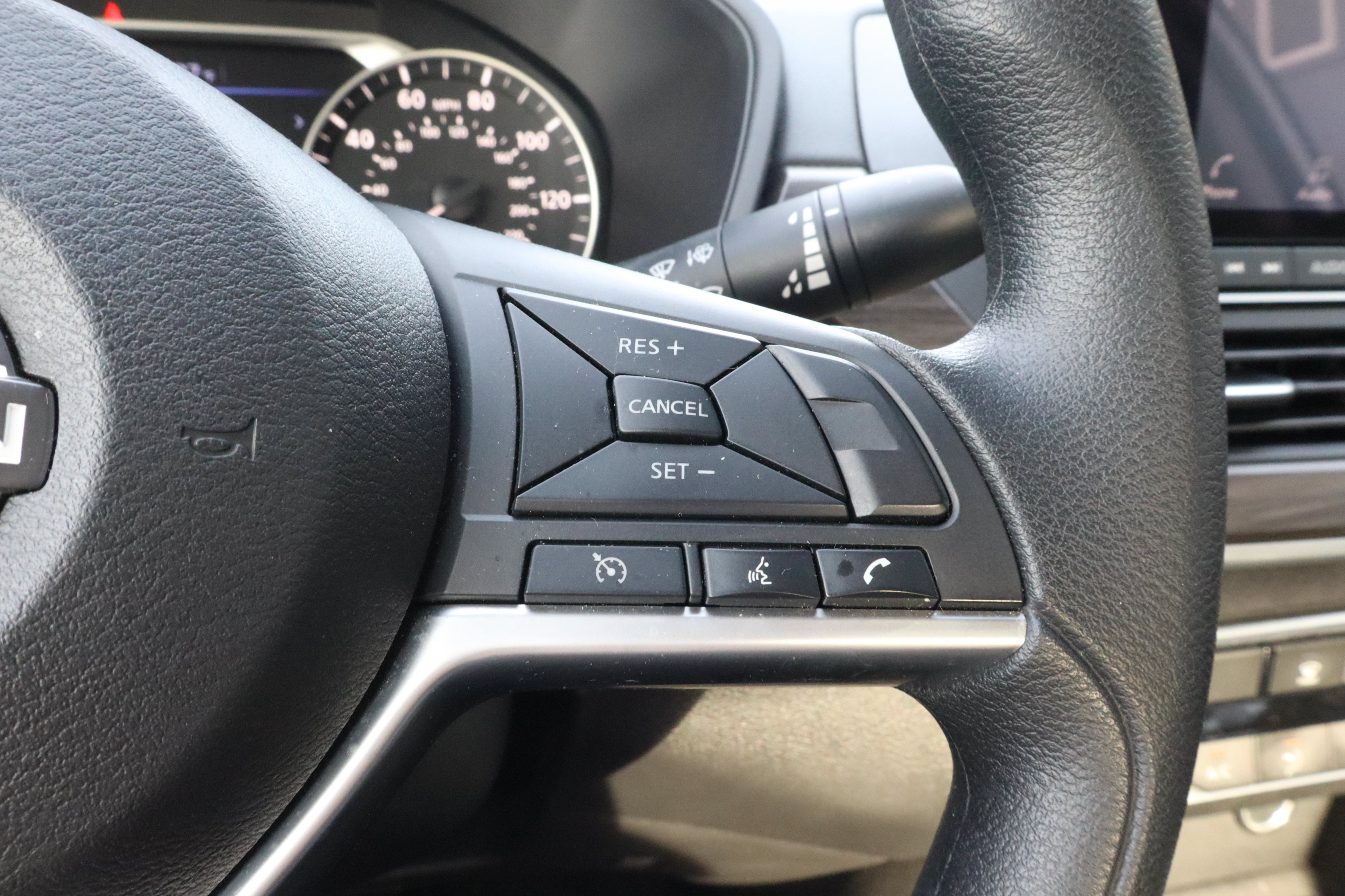 Used 2025 Nissan Altima 2.5 SV FWD image 23