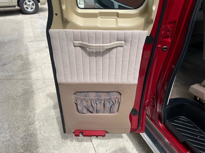 Used 1999 Ford E-150 and Econoline 150 RWD image 42