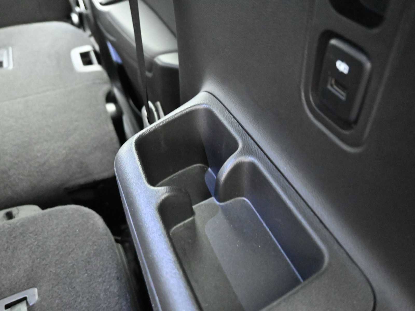 Used 2022 Chevrolet Traverse LT w/ Midnight/Sport Edition image 43