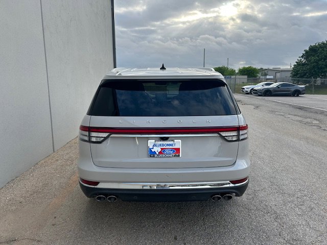 Used 2023 Lincoln Aviator Reserve w/ Equipment Group 201A image 3
