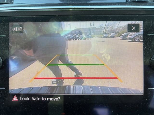 Used 2022 Volkswagen Tiguan SEL R-Line image 10