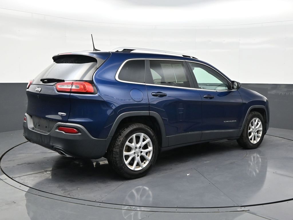 Used 2018 Jeep Cherokee Latitude Plus w/ Cold Weather Group image 5