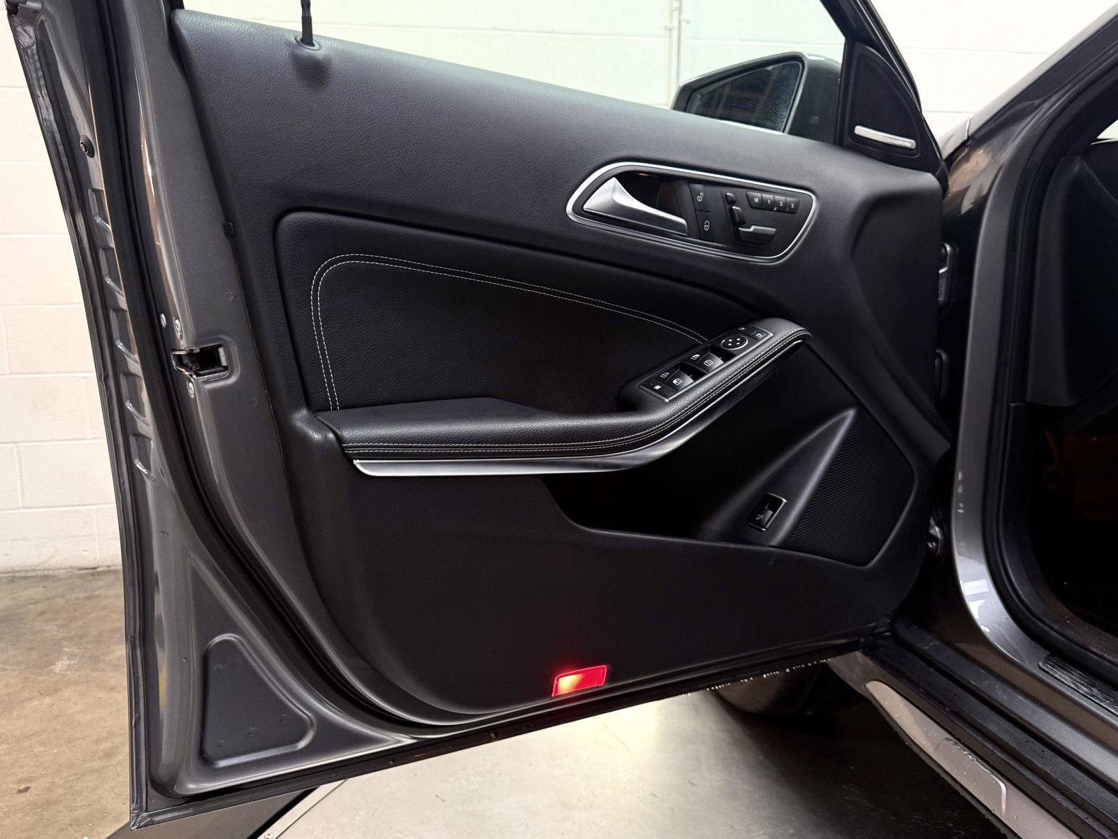 Used 2016 Mercedes-Benz GLA 250 image 11