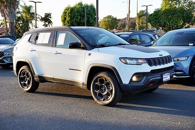 Used 2023 Jeep Compass Trailhawk image 6