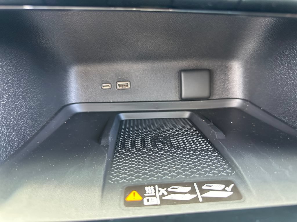 New 2026 Chevrolet Traverse RS w/ LPO, Floor Liner Package AWD/4WD image 28