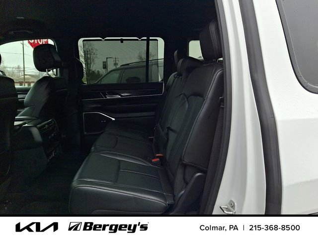 Used 2023 Jeep Wagoneer 4WD w/ Convenience Group I image 11