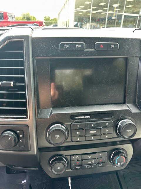 Used 2020 Ford F150 XLT w/ Equipment Group 302A Luxury AWD/4WD image 5