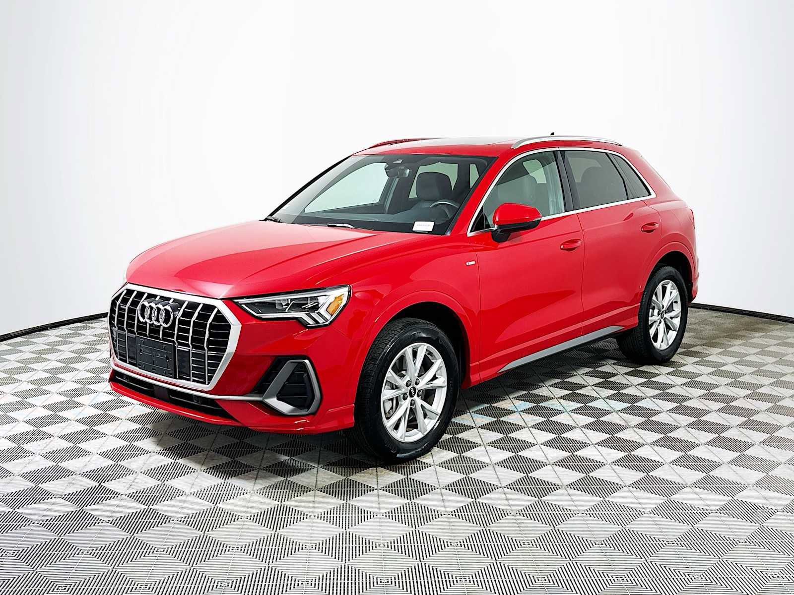 Certified 2023 Audi Q3 2.0T Premium Plus w/ Premium Plus Package AWD/4WD image 3