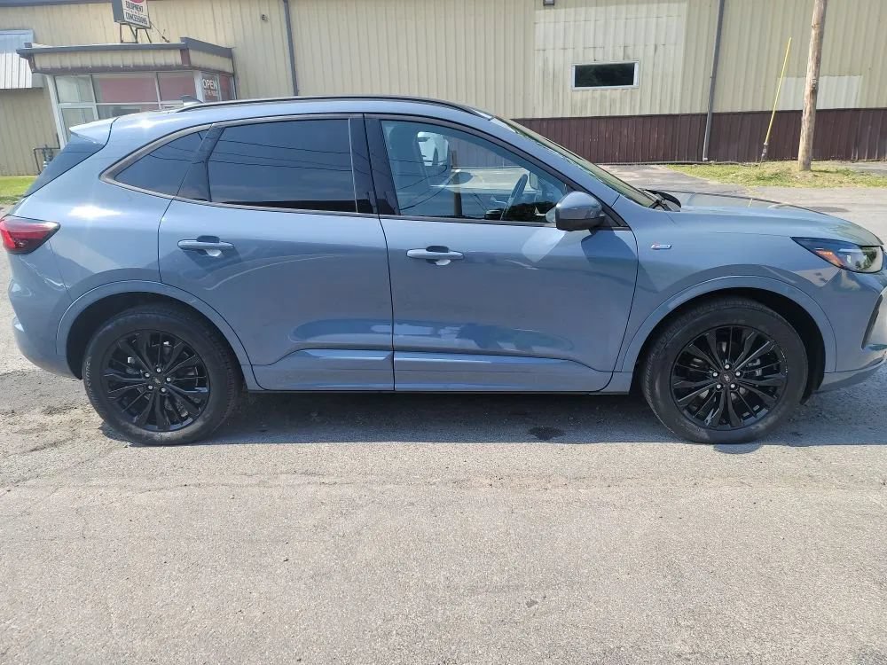 Used 2025 Ford Escape ST-Line Elite w/ Premium Technology Package AWD/4WD image 4