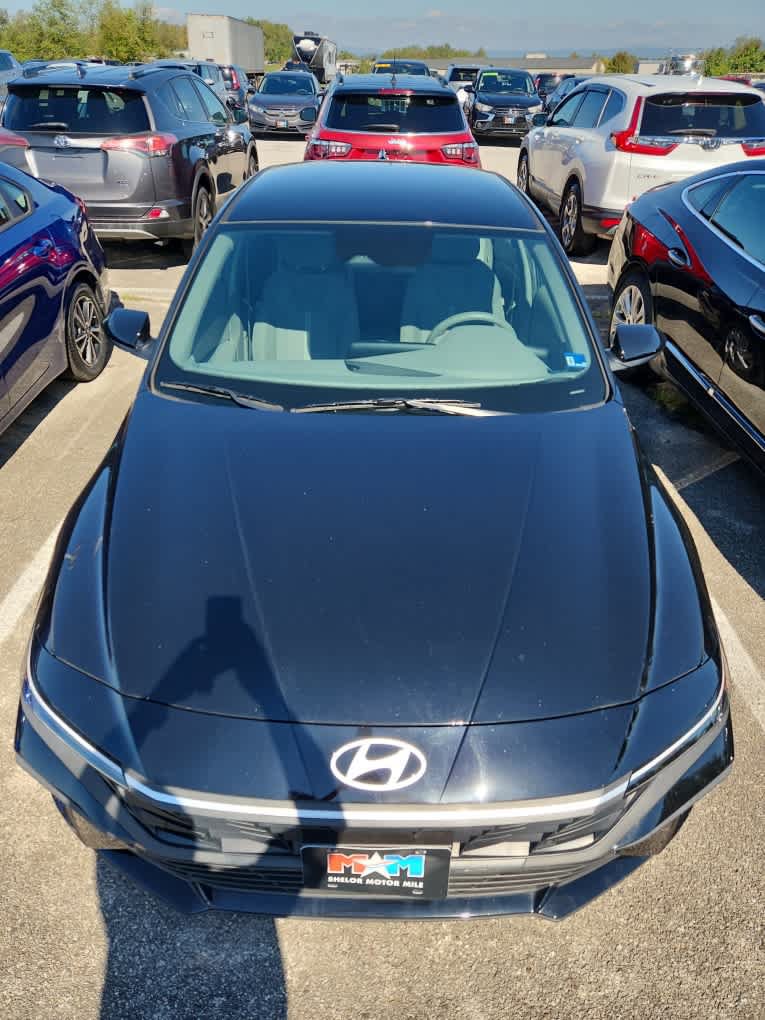 Used 2025 Hyundai Elantra SE FWD image 24