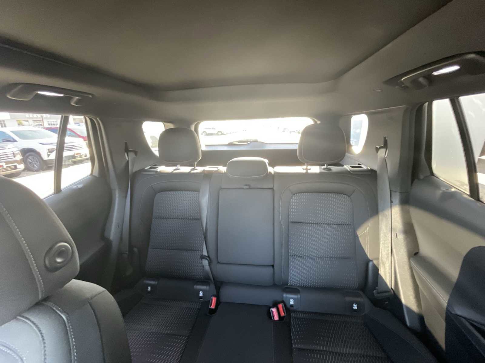 Used 2025 Chevrolet Equinox LT w/ Midnight Edition image 19