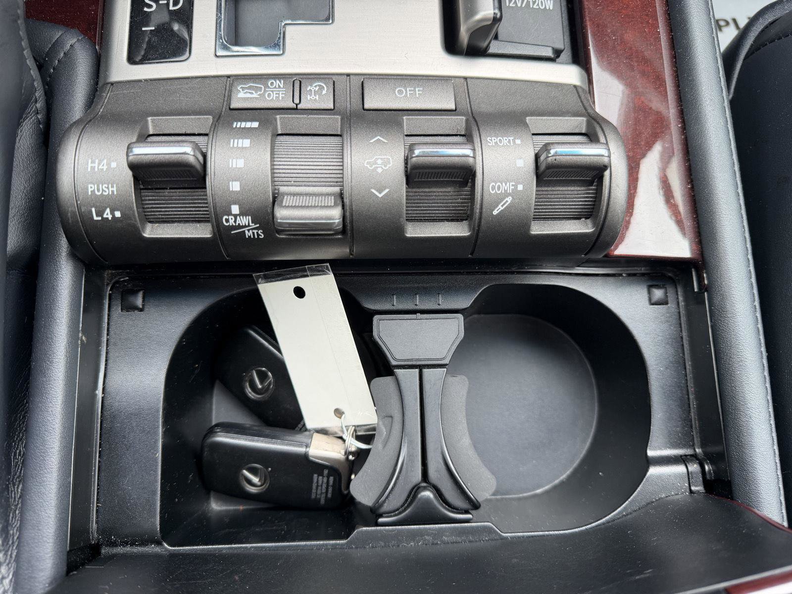 Used 2015 Lexus LX 570 4WD image 18