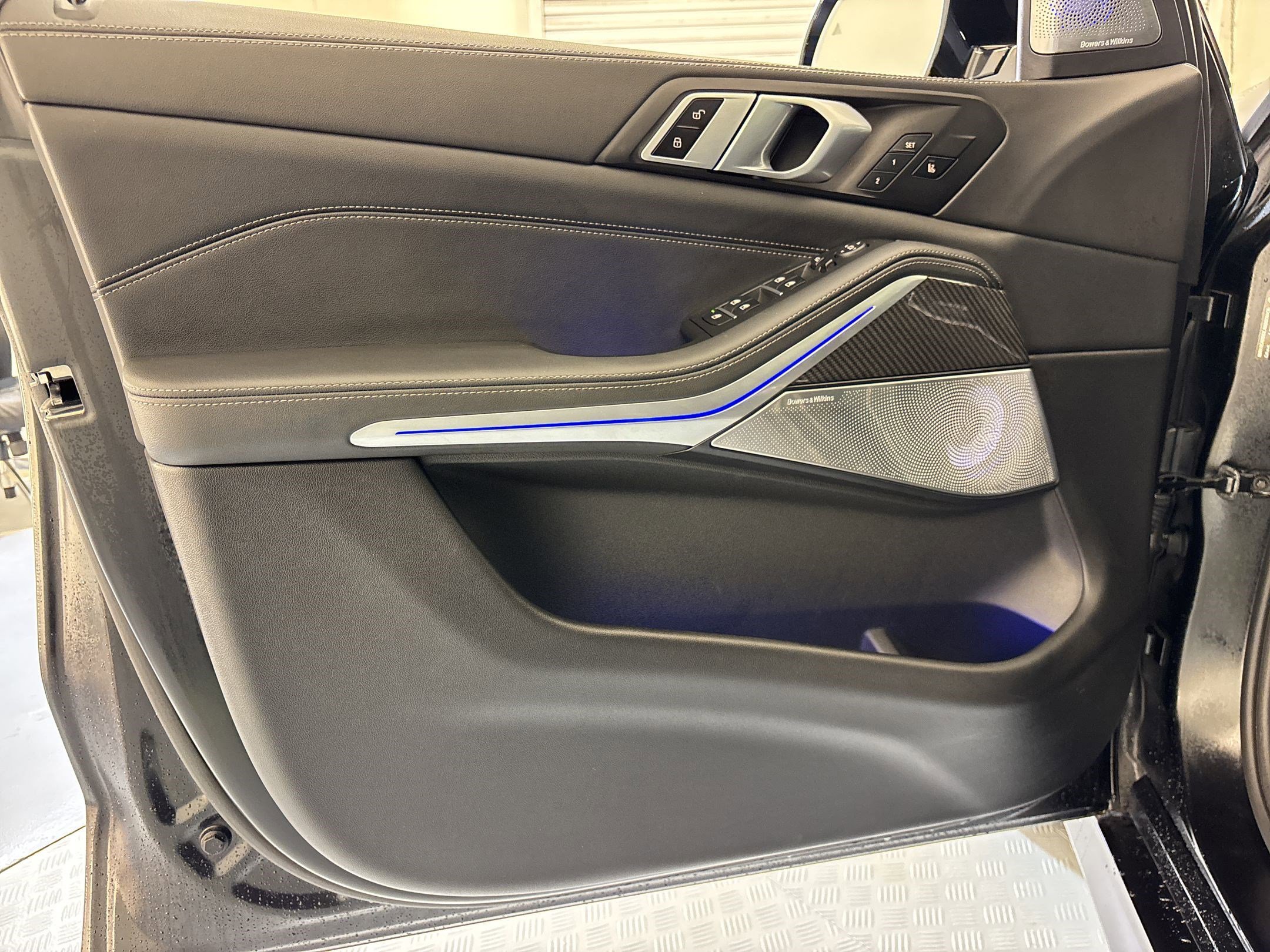 Used 2024 BMW X5 M60i w/ Executive Package image 12