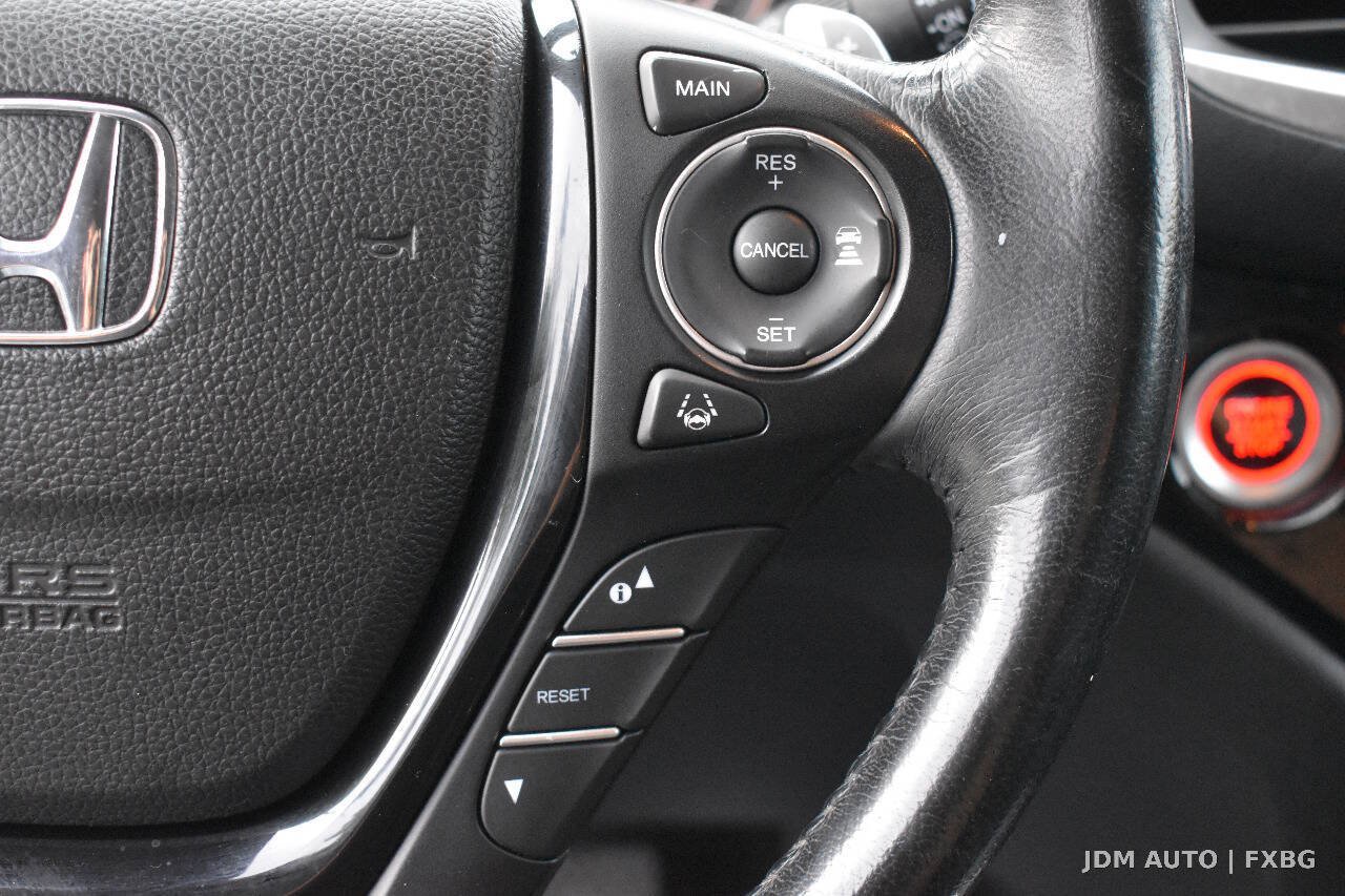 Used 2016 Honda Pilot Touring image 22