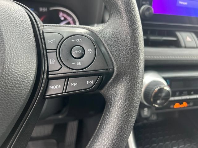 Used 2025 Toyota RAV4 XLE FWD image 21