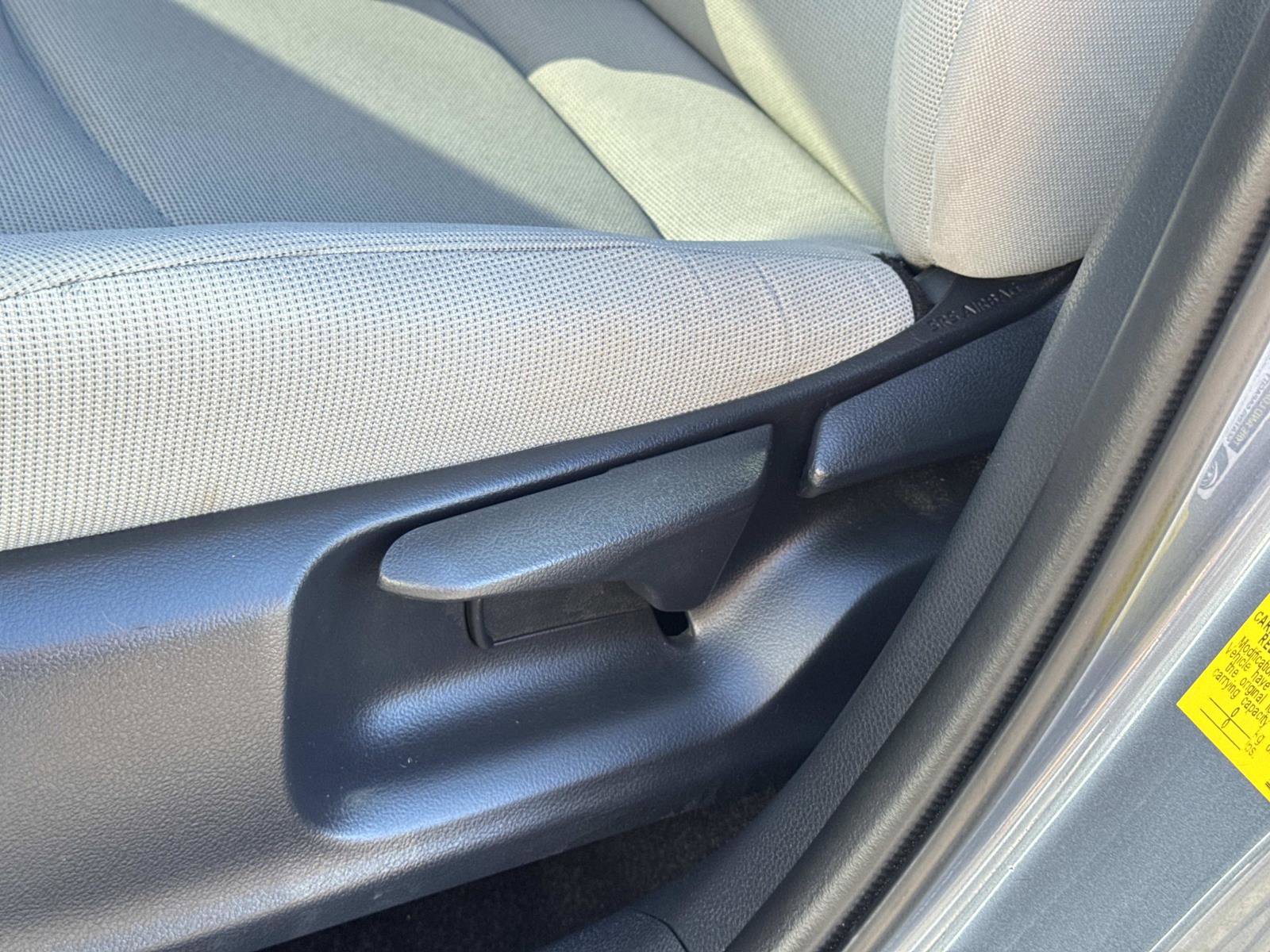 Used 2022 Toyota Corolla Cross L image 21