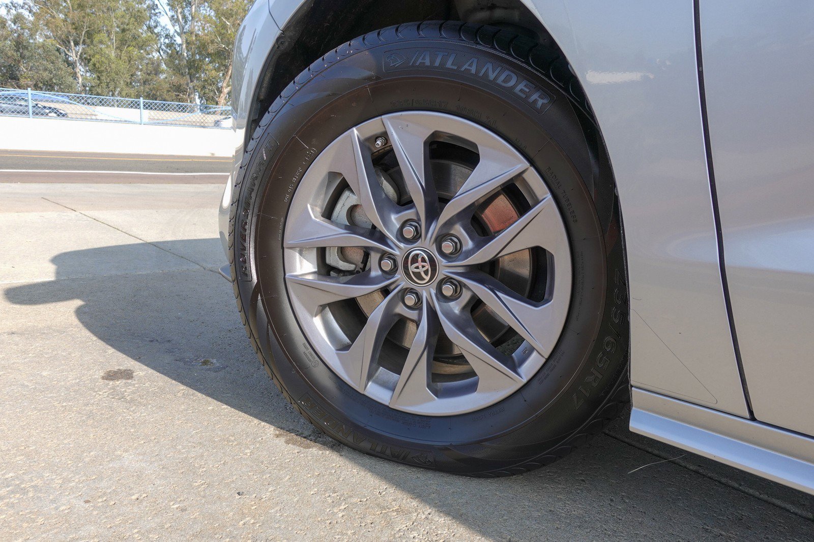 Used 2024 Toyota Sienna LE image 8